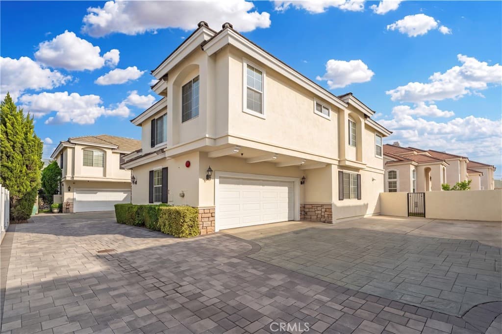 Townhouse at 417 California Street F, Arcadia — photo 1 of 12
