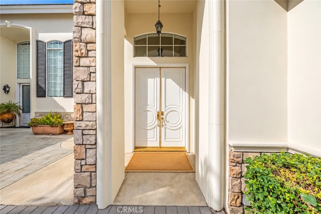 Townhouse at 417 California Street F, Arcadia — photo 2 of 12