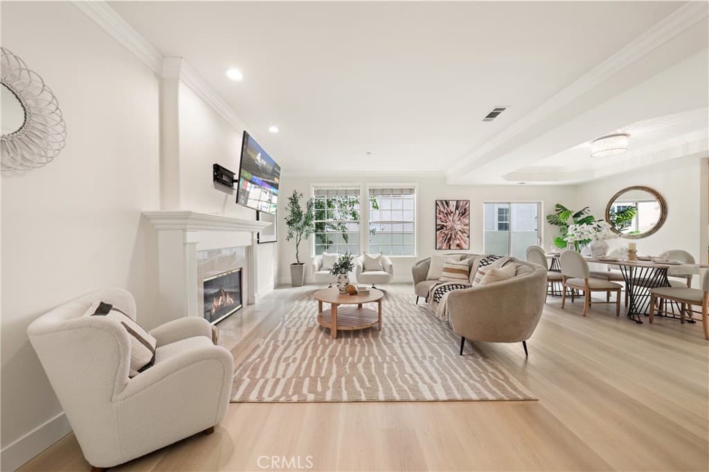 Townhouse at 417 California Street F, Arcadia — photo 3 of 12