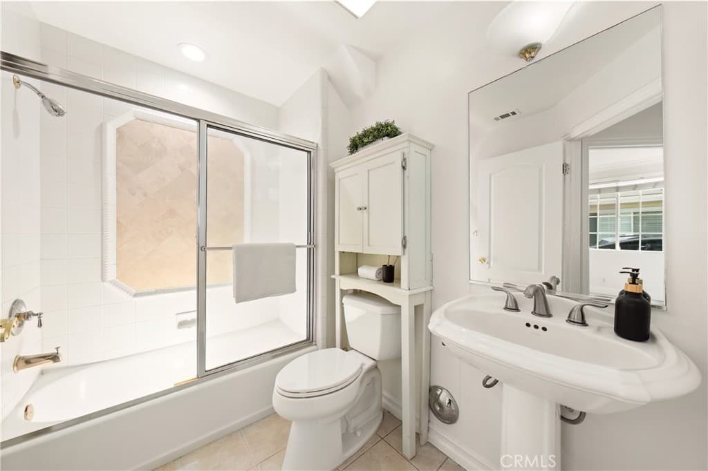 Townhouse at 417 California Street F, Arcadia — photo 10 of 12