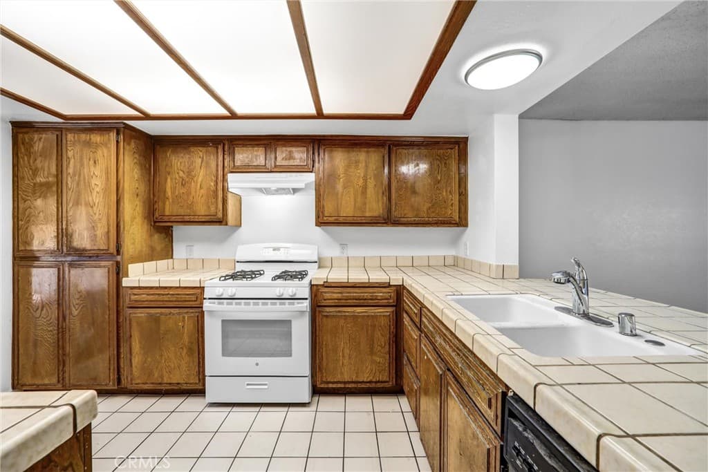 Condo at 419 Fairview Avenue D, Arcadia — photo 11 of 12