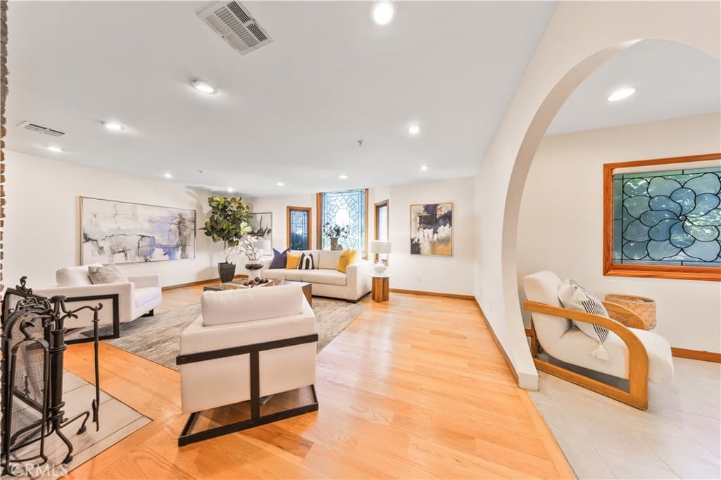 Home at 1209 S 8th Avenue, Arcadia — photo 8 of 12