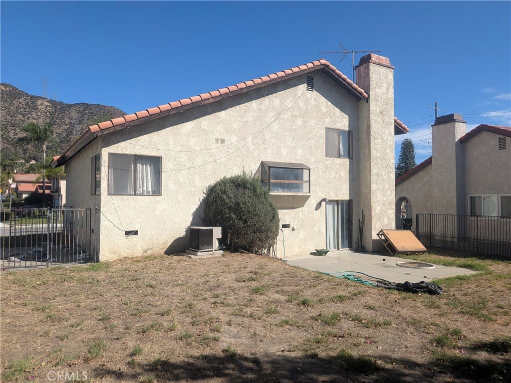Home at 2670 Bernwood, Duarte — photo 2 of 9