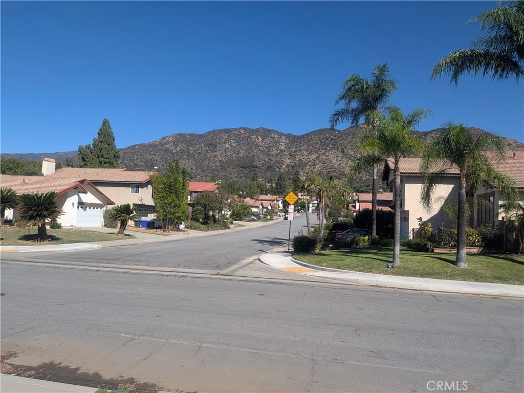 Home at 2670 Bernwood, Duarte — photo 5 of 9