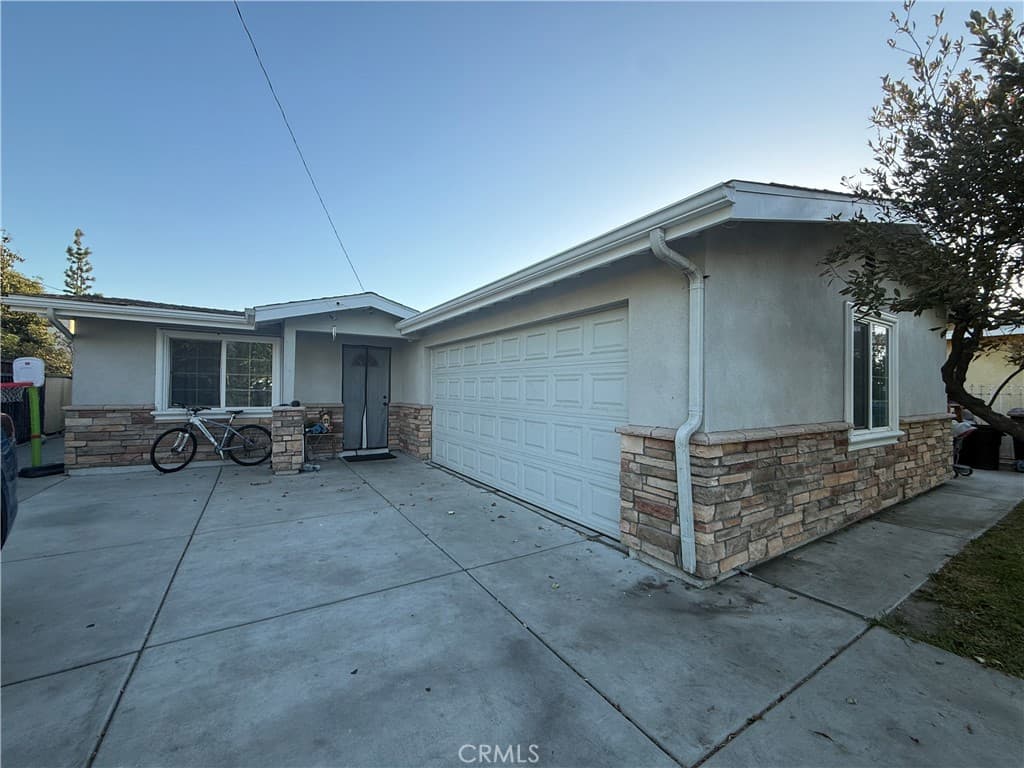 Home at 10966 Emery, El Monte — photo 1 of 9