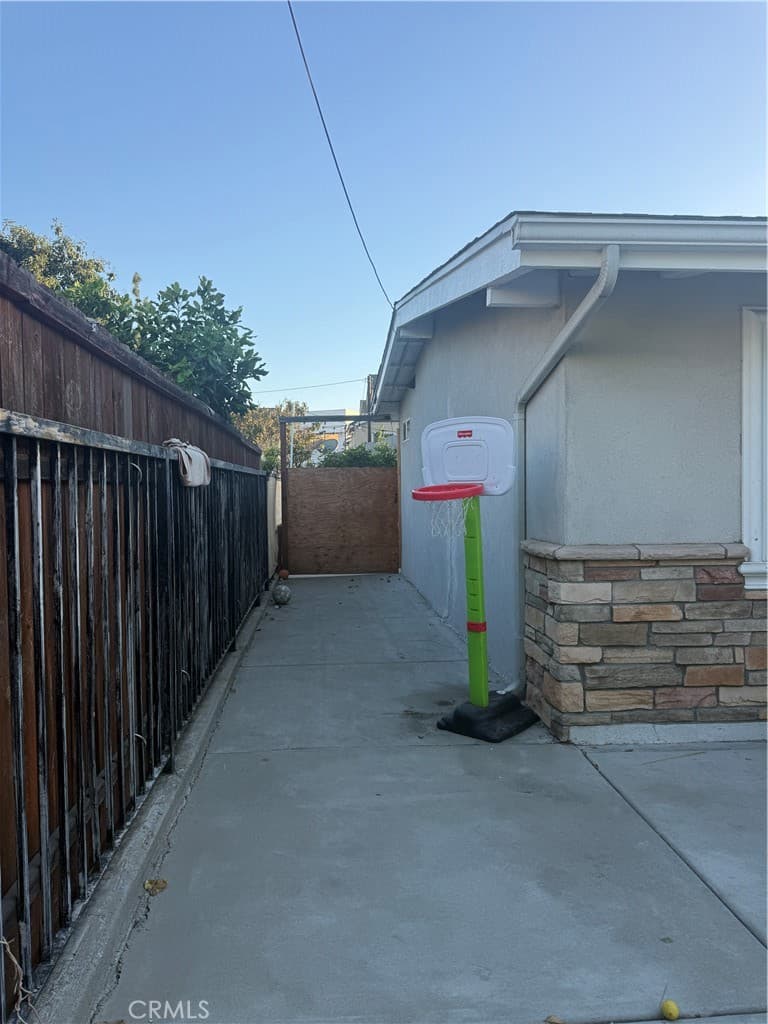 Home at 10966 Emery, El Monte — photo 8 of 9