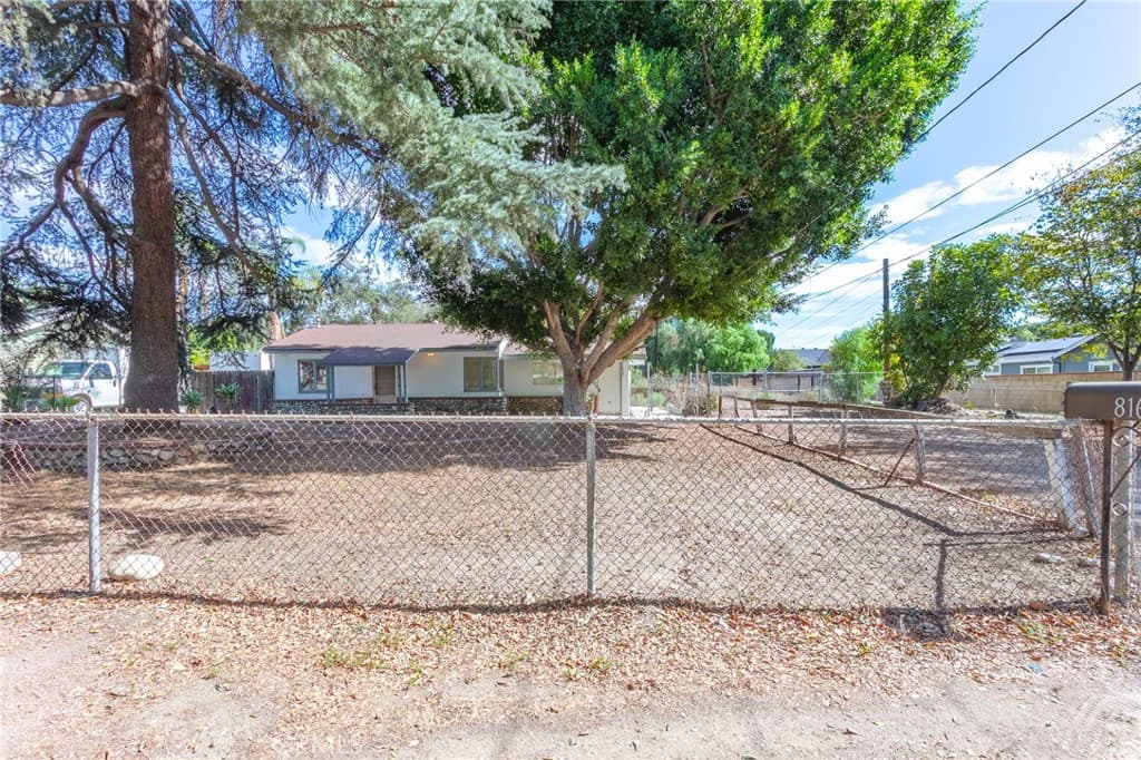 Home at 816 N Oakway Avenue, San Dimas — photo 1 of 12