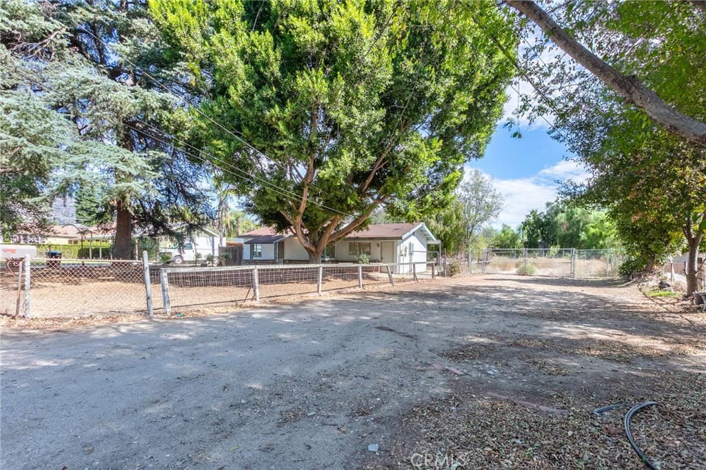 Home at 816 N Oakway Avenue, San Dimas — photo 3 of 12