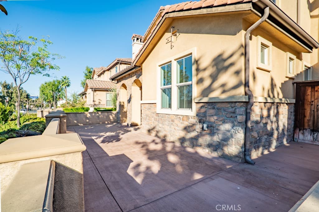 Home at 1609 Huntington Dr, Duarte — photo 3 of 12