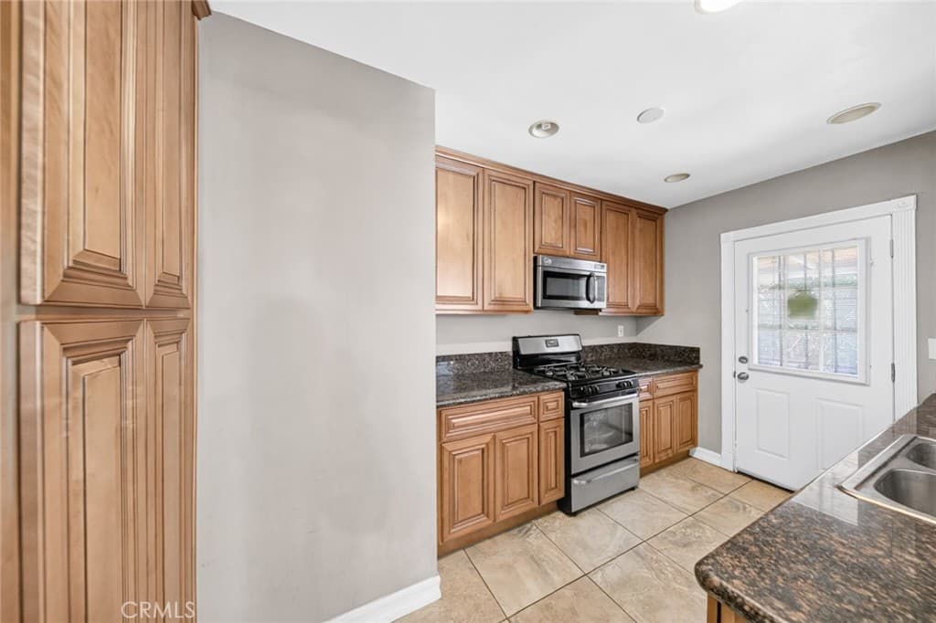 Home at 650 Big Dalton Ave, La Puente — photo 12 of 12