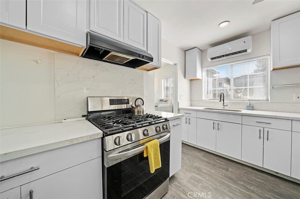 Home at 630 N Angeleno, Azusa — photo 10 of 12