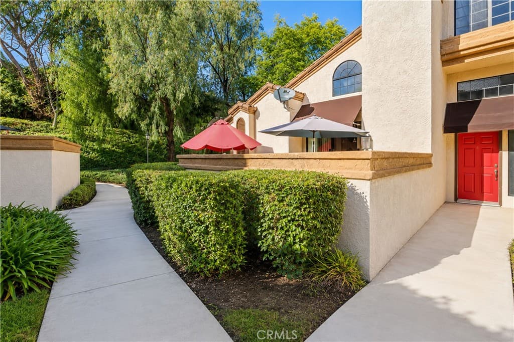 Condo at 24 Rock Cliff Place, Pomona — photo 2 of 12