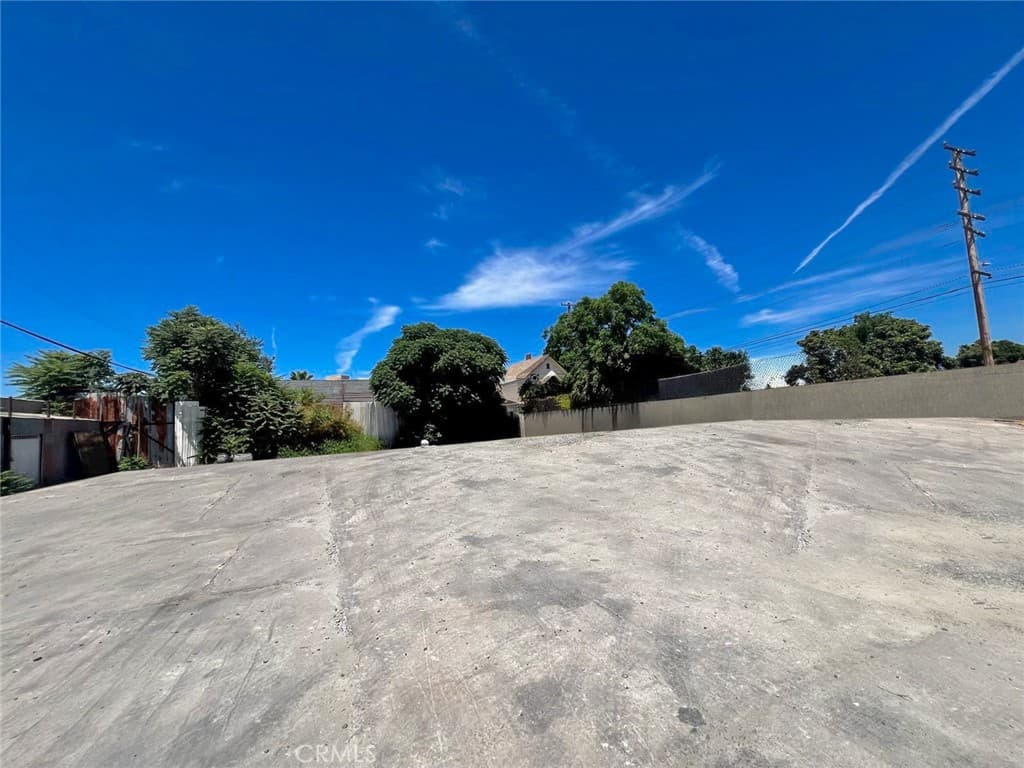 Commercial at 1132 W 1st Street, Pomona — photo 11 of 12