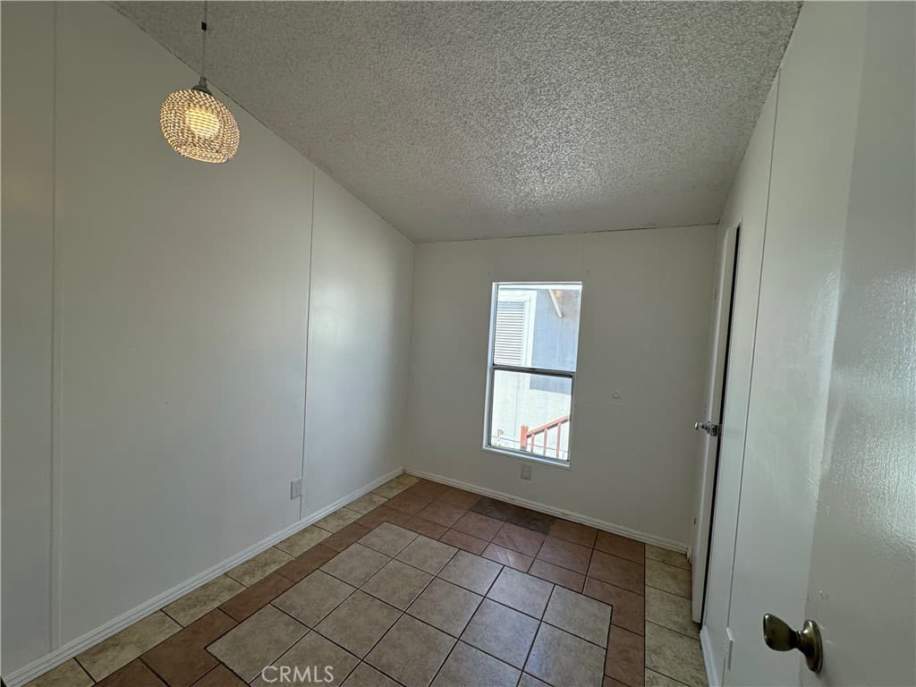 Home at 1700 S Glendora Avenue 43, Glendora — photo 3 of 12
