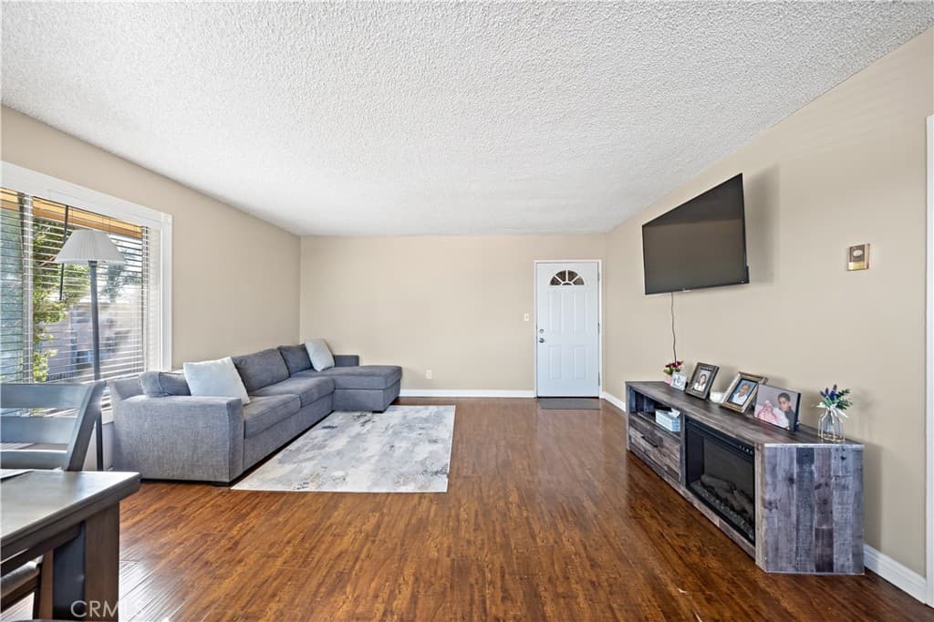 Condo at 2018 Las Vegas Avenue 18, Pomona — photo 4 of 12