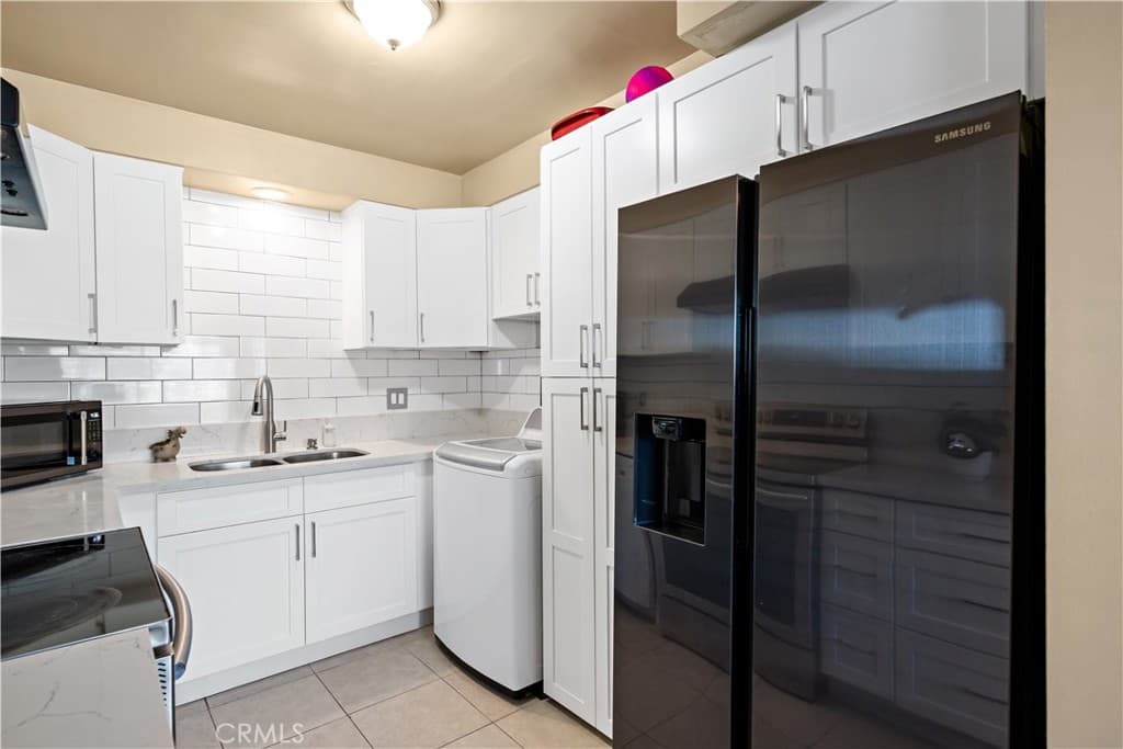 Condo at 2018 Las Vegas Avenue 18, Pomona — photo 10 of 12