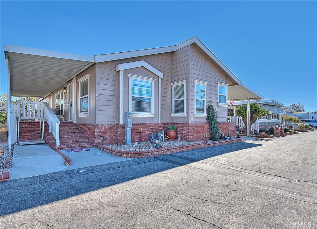 Home at 3530 Damien 212, La Verne — photo 3 of 12