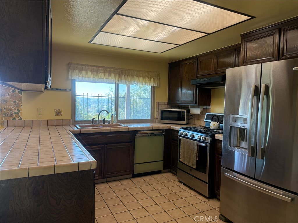 Home at 1633 Calle De Armonia, San Dimas — photo 11 of 11