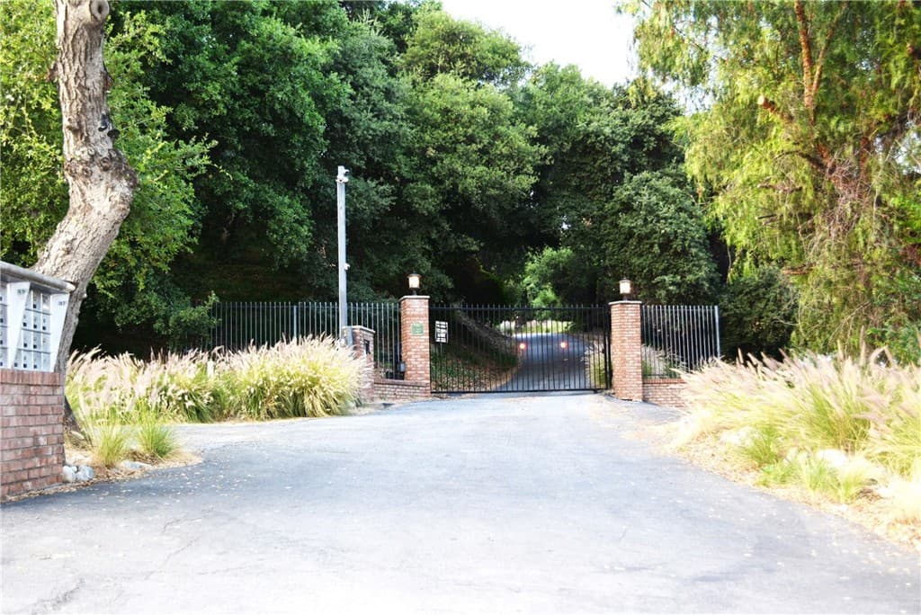 Home at 946 N Glendora Ave, Glendora — photo 7 of 12
