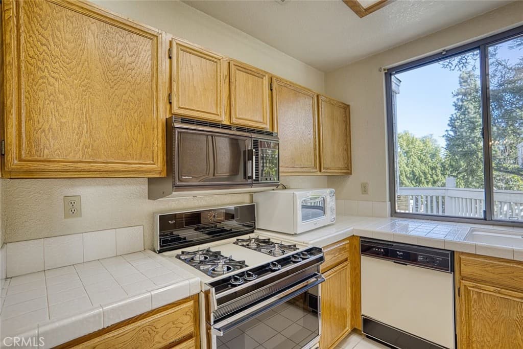 Condo at 4900 N Grand Avenue 212, Covina — photo 9 of 12