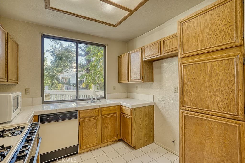 Condo at 4900 N Grand Avenue 212, Covina — photo 10 of 12