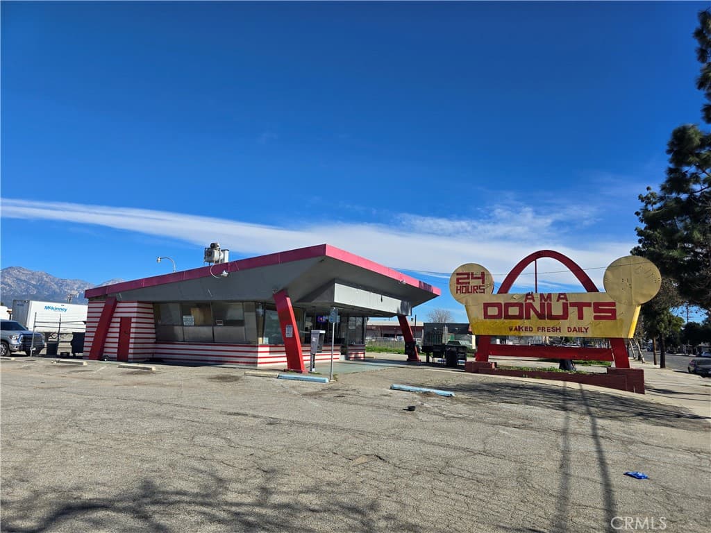Commercial at 1057 E Mission Boulevard, Pomona — photo 1 of 3