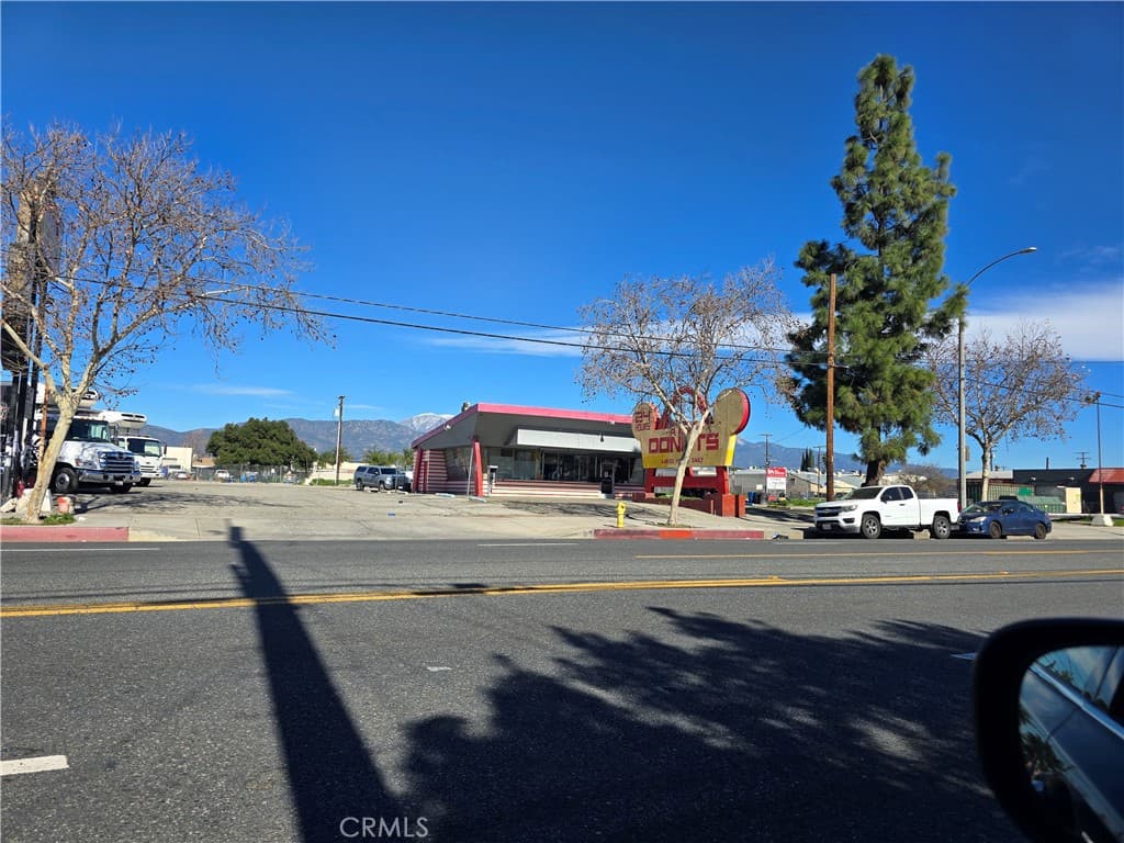 Commercial at 1057 E Mission Boulevard, Pomona — photo 2 of 3