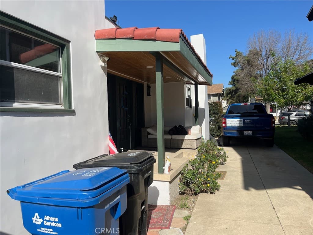 Home at 412 E Columbia, Pomona — photo 6 of 9