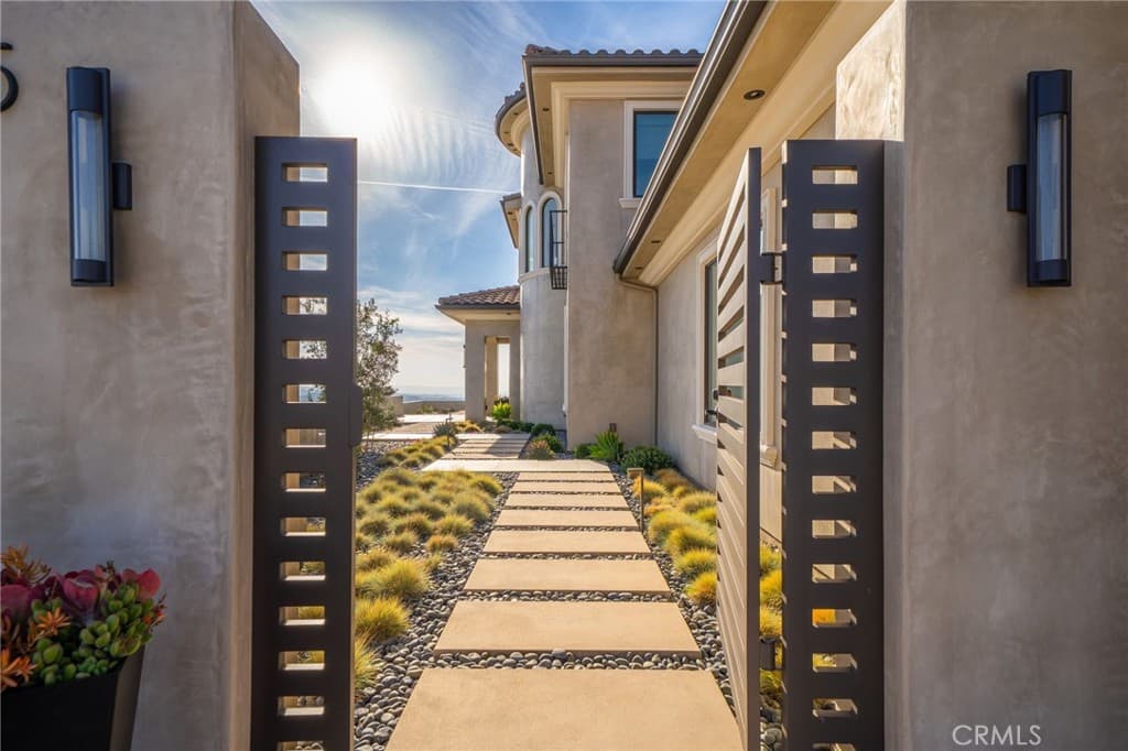 Home at 4485 Broken Spur Road, La Verne — photo 10 of 12
