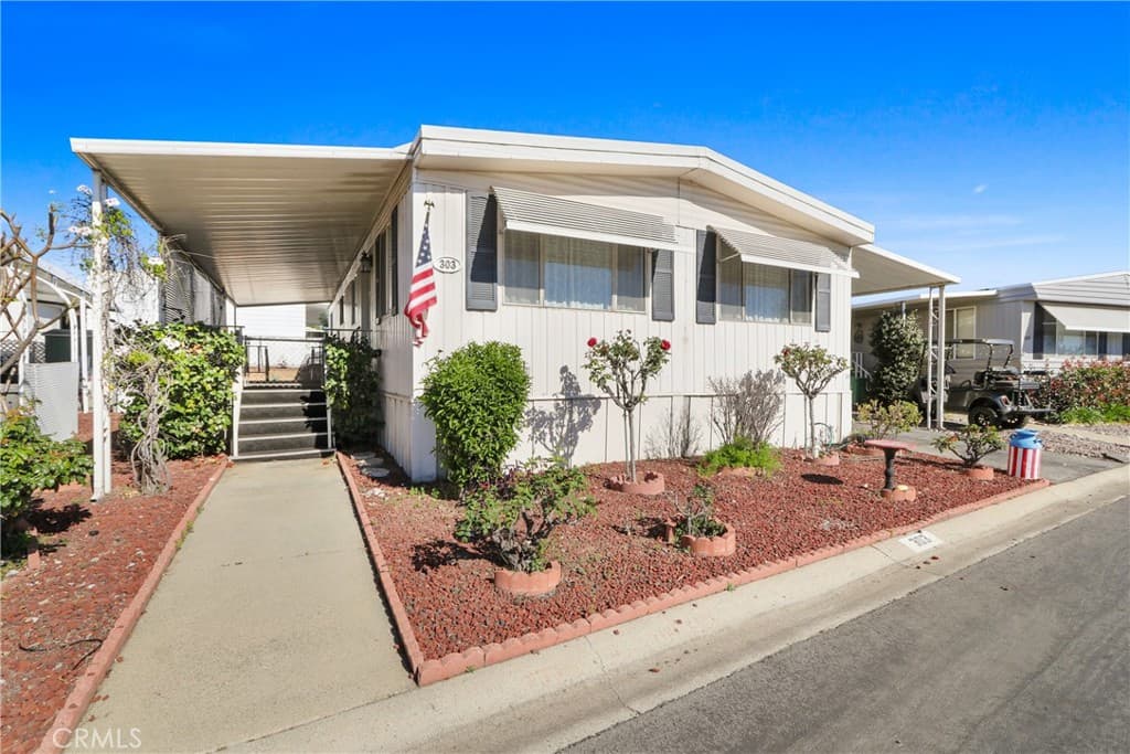 Home at 4095 Fruit 303, La Verne — photo 1 of 12