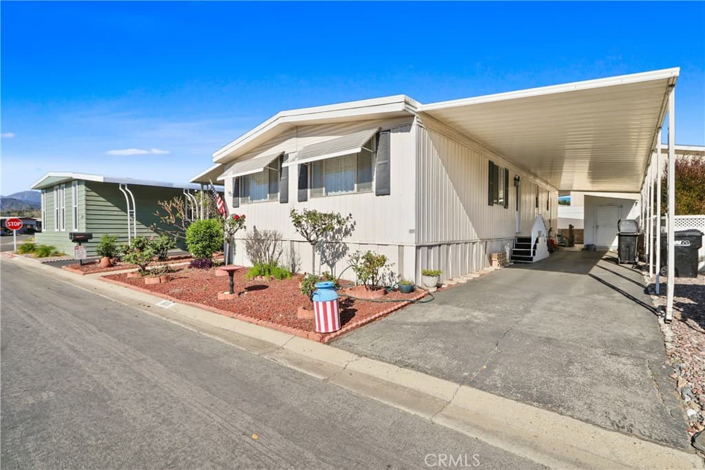 Home at 4095 Fruit 303, La Verne — photo 3 of 12