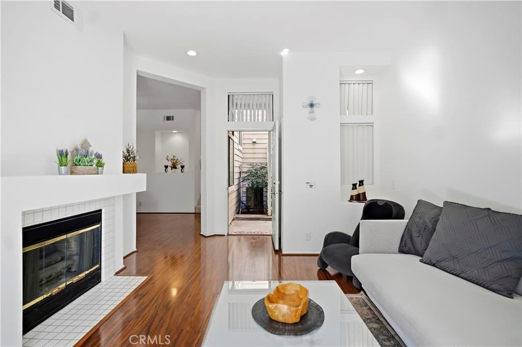 Condo at 4900 N Grand Avenue 215, Covina — photo 5 of 12