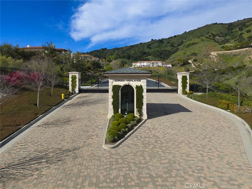 Home at 685 Gordon Highlands Road, Glendora — photo 1 of 12