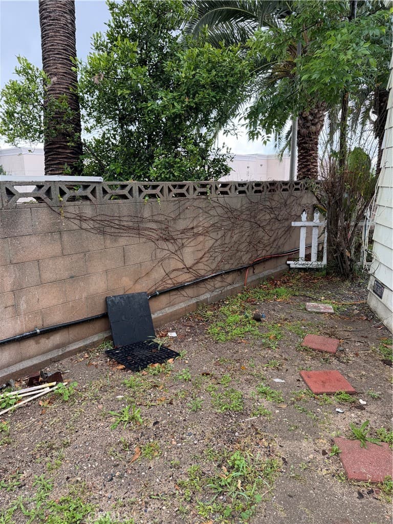 Home at 301 E Foothill 6, Pomona — photo 7 of 12
