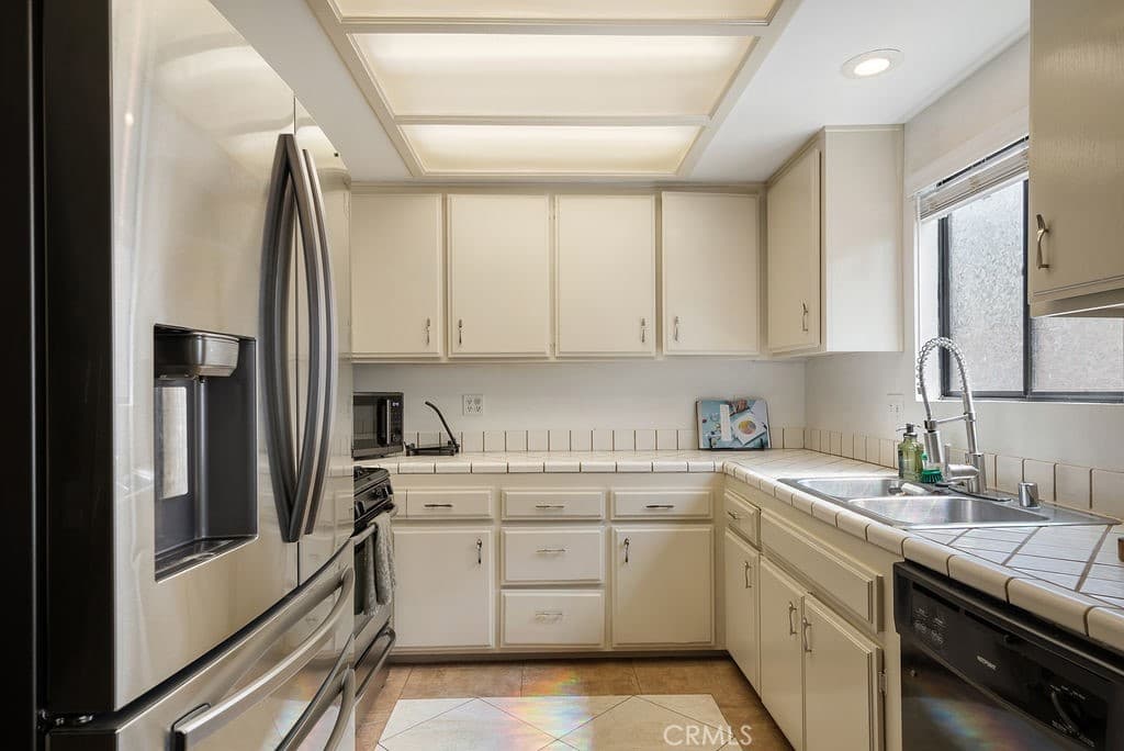 Home at 304 S Minnesota, Glendora — photo 10 of 12
