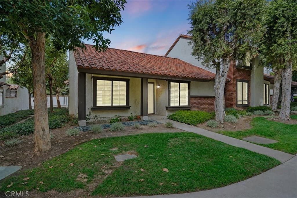 Townhouse at 206 San Luis Rey, San Dimas — photo 5 of 12