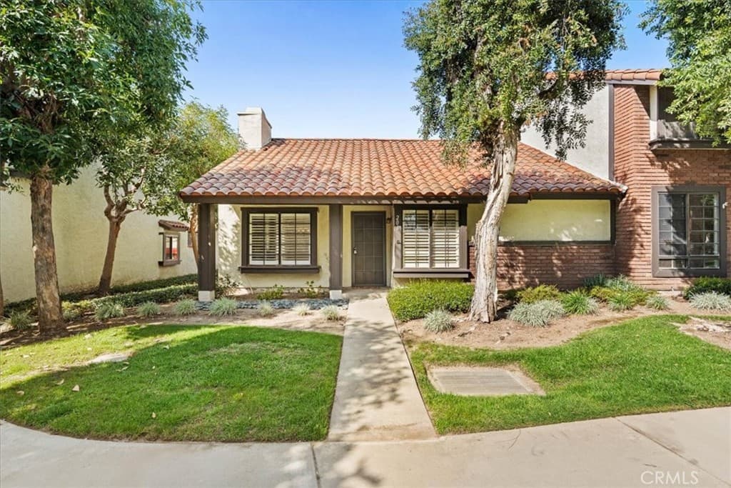 Townhouse at 206 San Luis Rey, San Dimas — photo 6 of 12