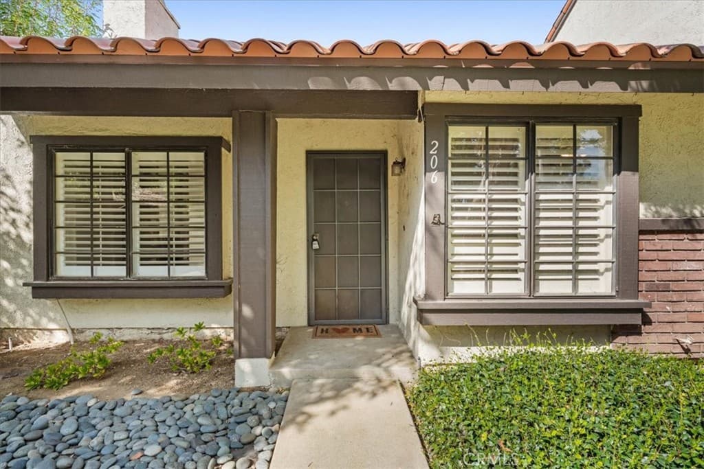 Townhouse at 206 San Luis Rey, San Dimas — photo 9 of 12