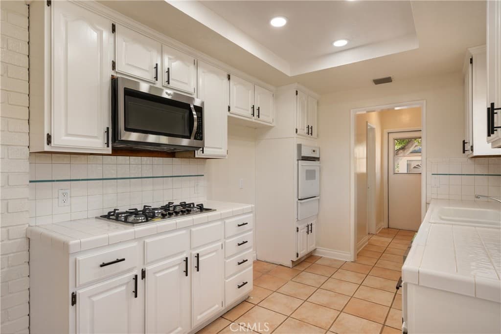 Home at 727 S Fenimore, Covina — photo 7 of 12