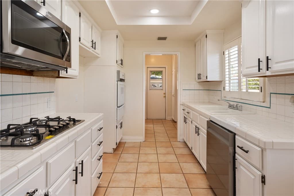 Home at 727 S Fenimore, Covina — photo 10 of 12