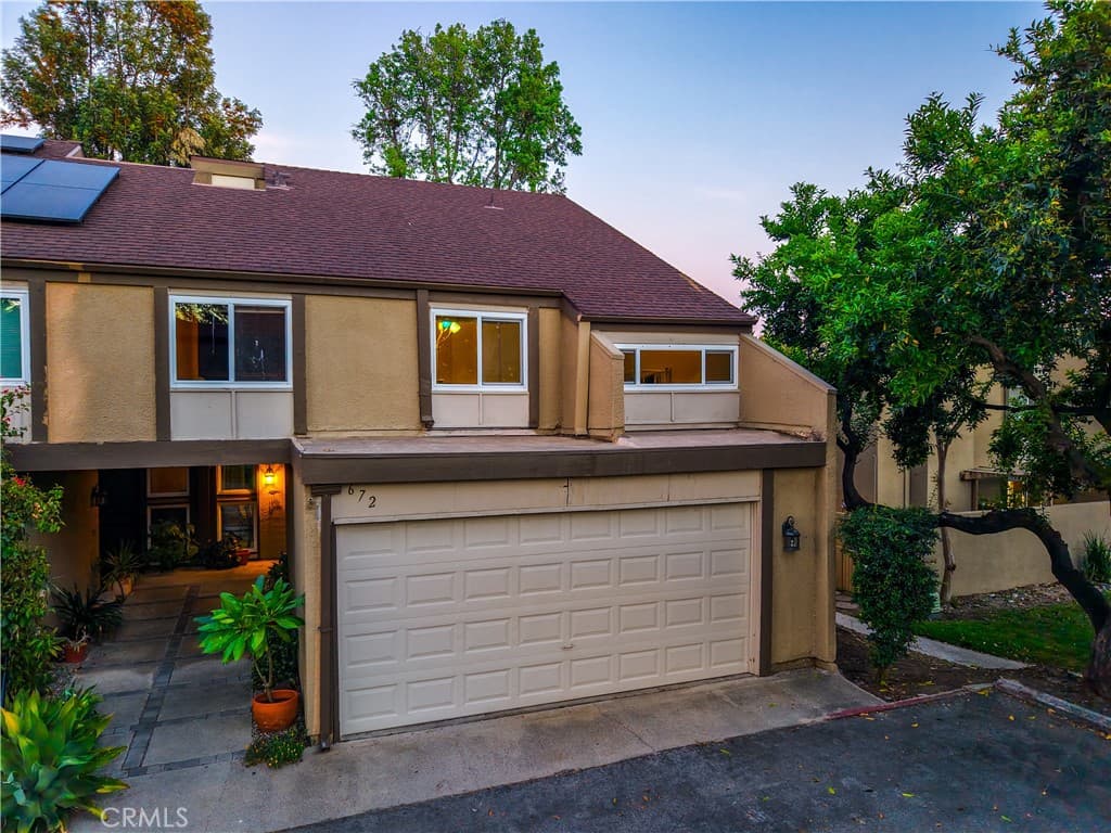 Townhouse at 672 Greendale Lane, Pomona — photo 5 of 12