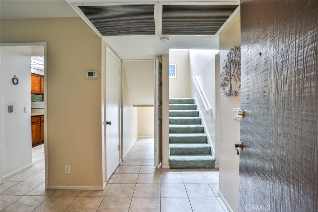 Townhouse at 672 Greendale Lane, Pomona — photo 6 of 12