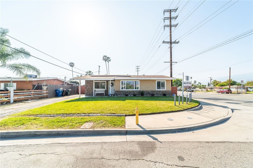 Home at 5527 N Fenimore Avenue, Azusa — photo 2 of 12