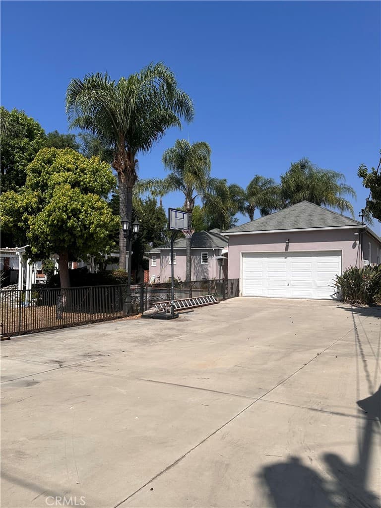 Home at 174 Penfield Street, Pomona — photo 12 of 12