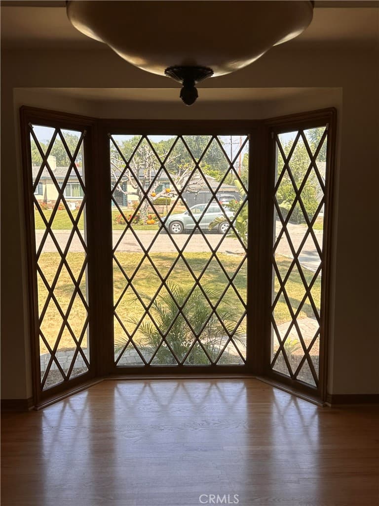 Home at 174 Penfield Street, Pomona — photo 5 of 12