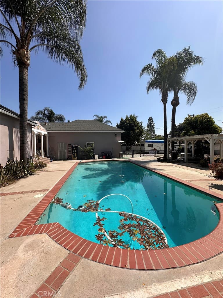Home at 174 Penfield Street, Pomona — photo 8 of 12