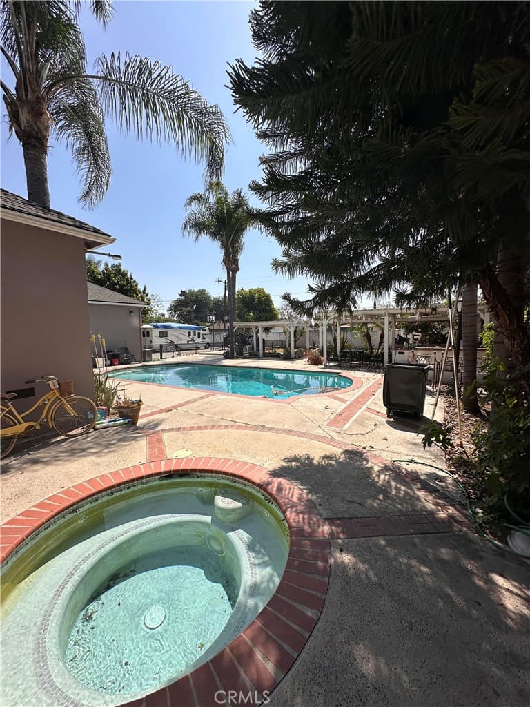 Home at 174 Penfield Street, Pomona — photo 9 of 12
