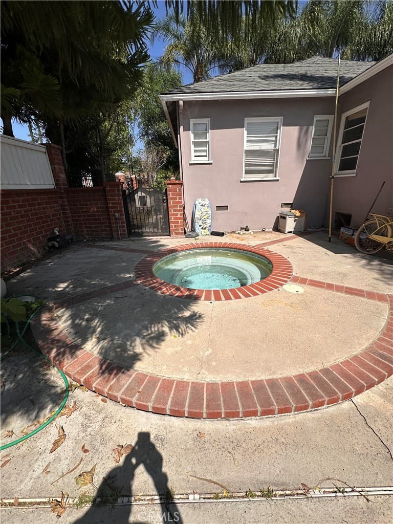Home at 174 Penfield Street, Pomona — photo 10 of 12