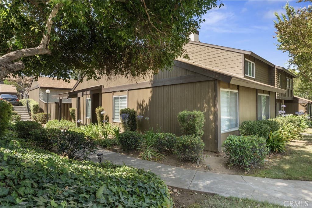 Townhouse at 411 Heatherglen, San Dimas — photo 1 of 12