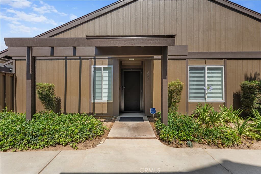 Townhouse at 411 Heatherglen, San Dimas — photo 6 of 12